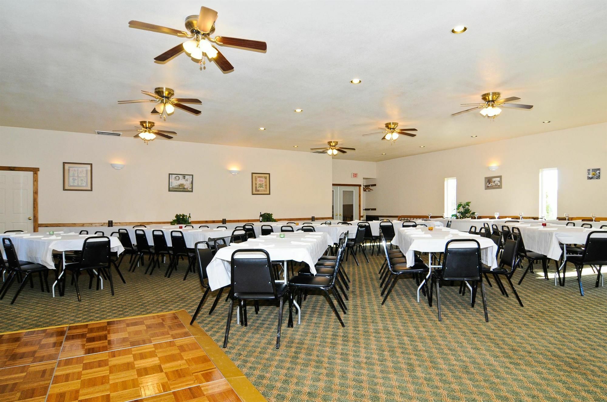 Surestay Plus Hotel By Best Western Berkeley Springs Restaurace fotografie